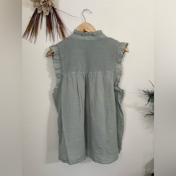 J. Crew Smocked Ruffle Gauze Sleeveless Top Mint Green Size M - Picture 8 of 10